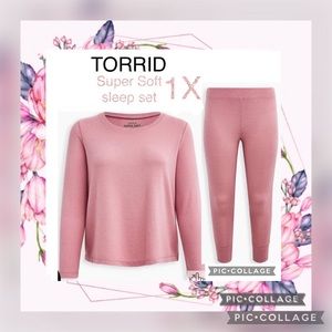 TORRID 1X NWT 🏷  SUPER SOFT PLUSH PINK SLEEP SET
